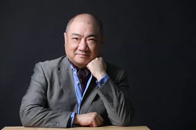 瞿国春现任职务，学习、变化与自信的职场舞台之星
