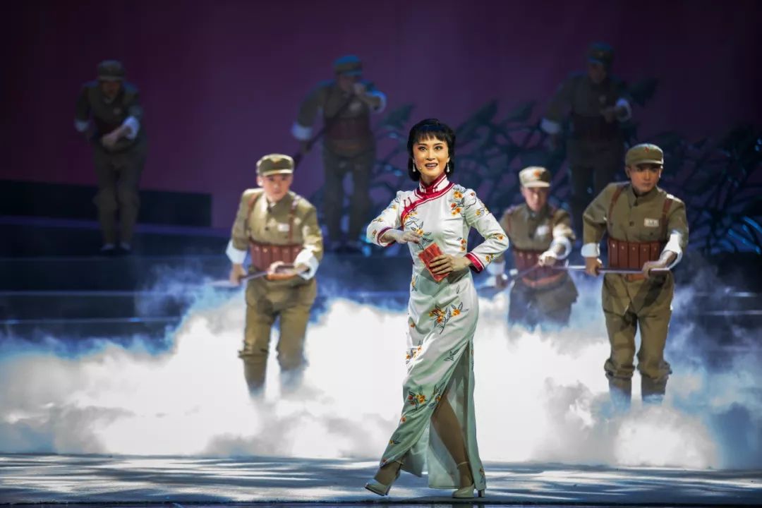 陈峰宁最新相声雨中情，温馨日常故事，笑声中感受生活的美好